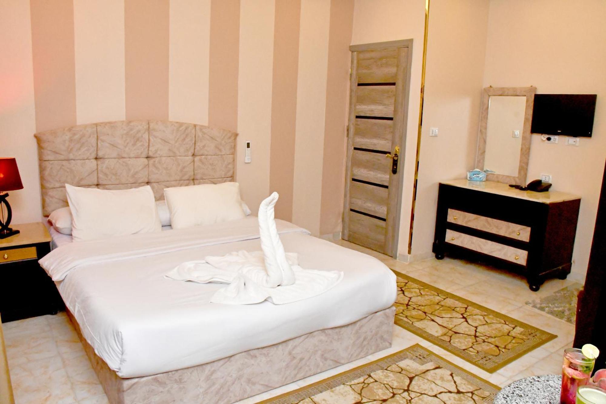 Nun Pyramids Hotel Kafrat al Jabal Phòng bức ảnh